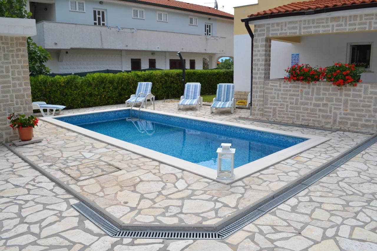 Ara-Zarok Villa Baska  Bagian luar foto