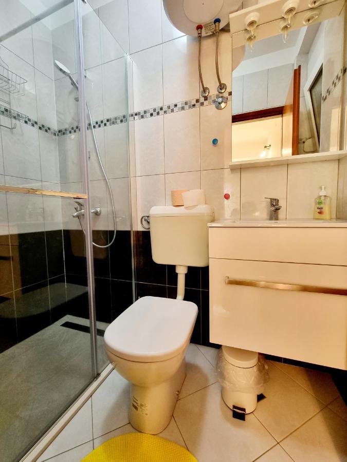 Ara-Zarok Villa Baska  Bagian luar foto