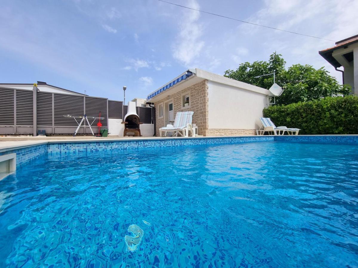 Ara-Zarok Villa Baska  Bagian luar foto